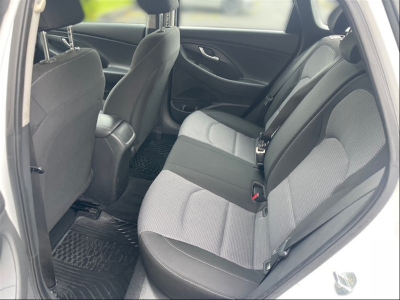 Hyundai i30 1,0 TGDI 120 Comfort - fotka 8 z 11