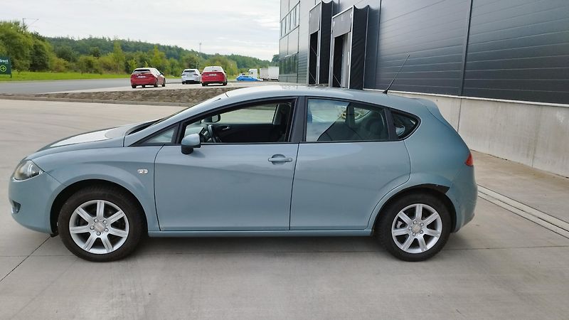 Seat Leon 1.6i,volat- 608 081 843 - fotka 6 z 15