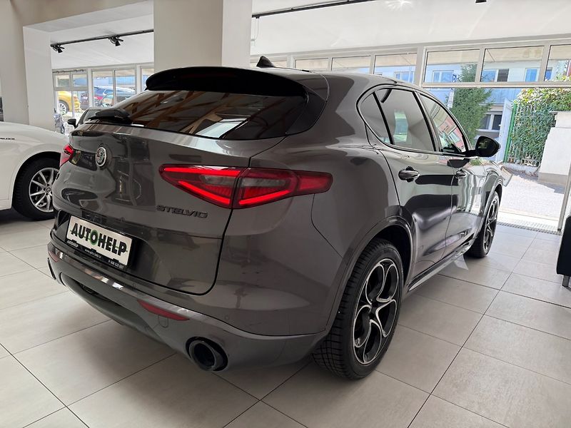 Alfa Romeo Stelvio (2021) 2.2 210 HP Veloce 8AT Q4 - fotka 4 z 30