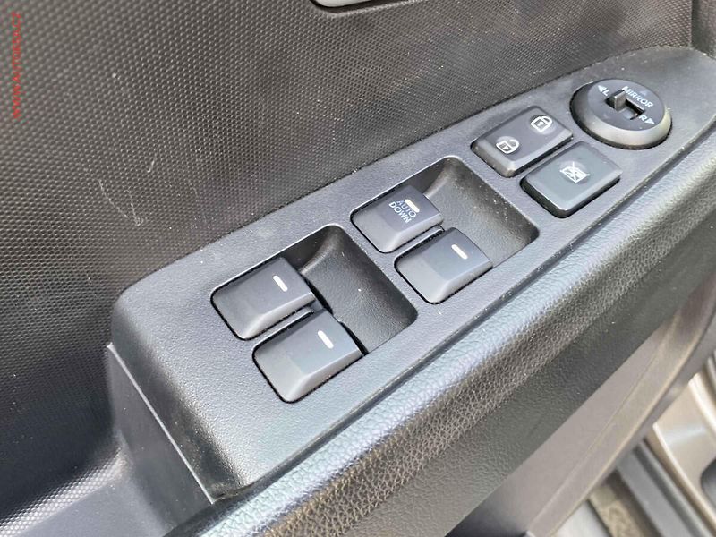 Kia Sportage (2011) 1.6GDI, 1.maj,ČR, Klima - fotka 13 z 15