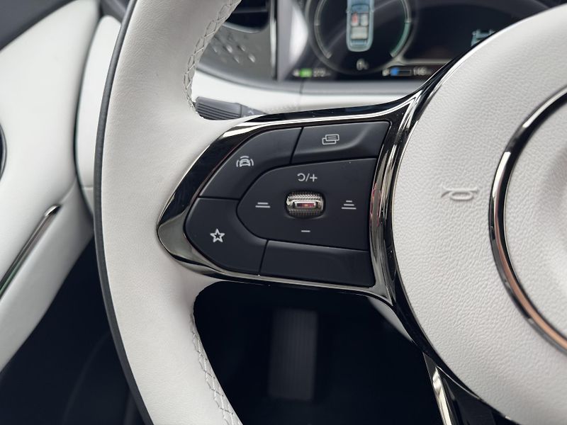 Dongfeng Voyah Free REV 318 (2026) - fotka 12 z 26