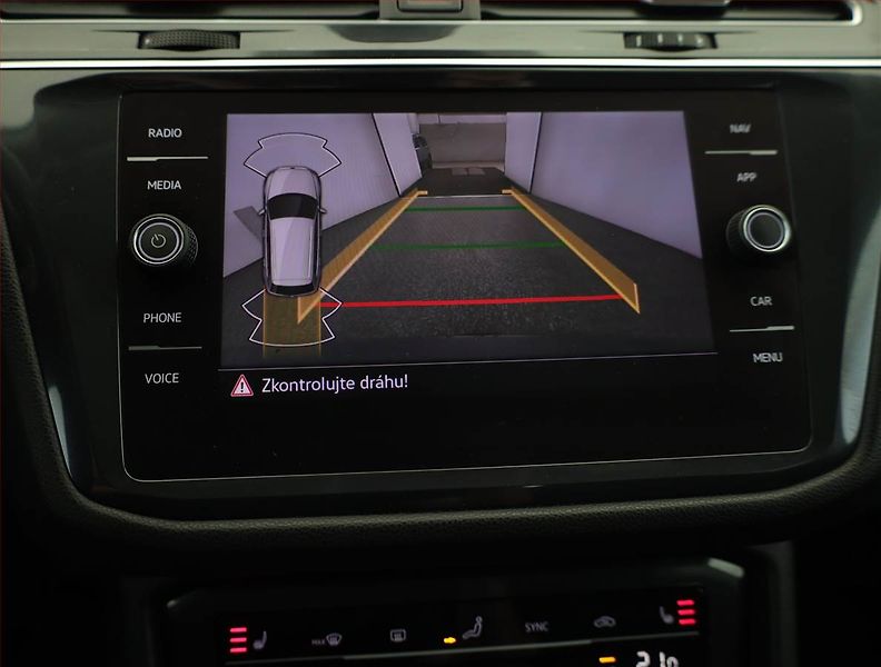 Volkswagen Tiguan (2022) Elegance 2.0 TDI, digi klima - fotka 16 z 21