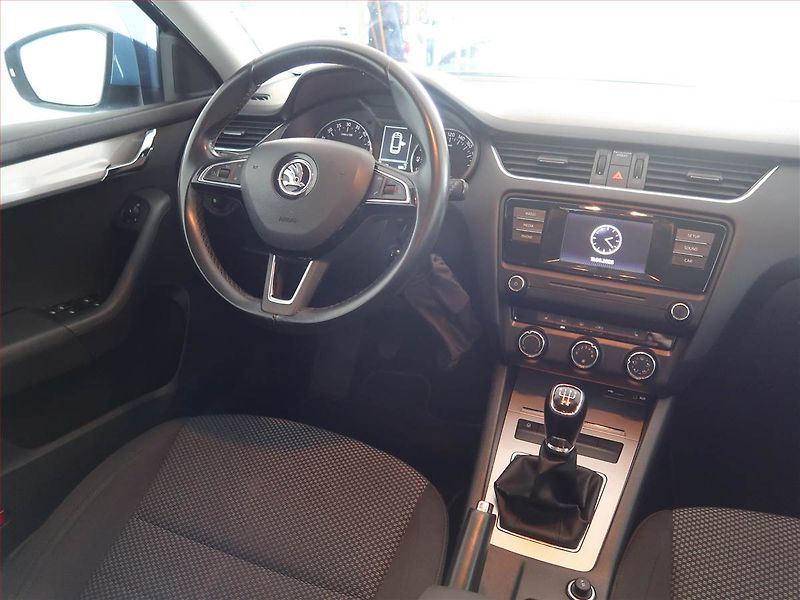 Škoda Octavia (2016) Ambition 1.6 TDI, Tempomat - fotka 7 z 14