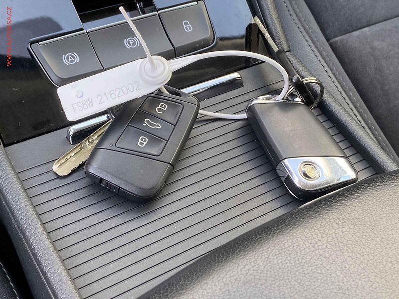 Škoda Superb (2016) 2.0TDi, Style, DSG, bixen - fotka 19 z 19