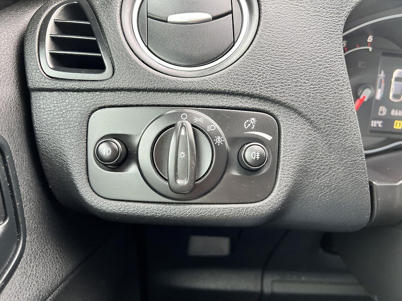 Ford S-MAX 2.0TDCi 7MÍST TAŽNÉ KLIMA ALU - fotka 13 z 46