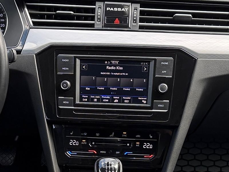 Volkswagen Passat (2023) 1,5 TSi 110 kW Business  - fotka 18 z 24