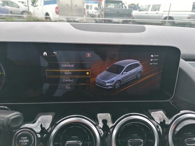 Mercedes-Benz Třídy B (2019) 180d Automat Kůže - fotka 16 z 30