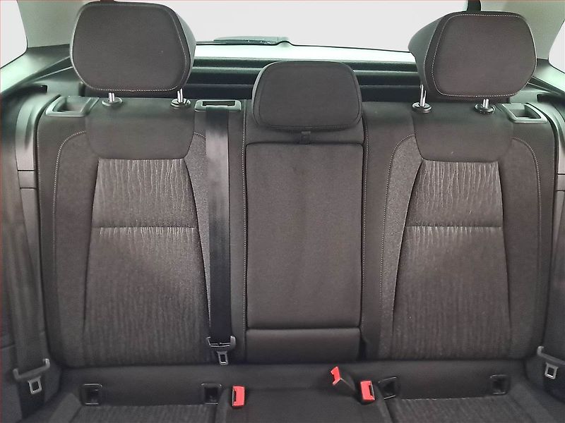Škoda Karoq (2019) 1.6 TDI, Navi, Tempomat - fotka 10 z 19