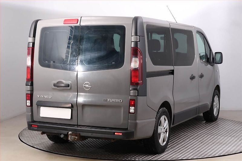 Opel Vivaro (2016) 1.6 BiCDTI, Bus, 8Míst, ČR - fotka 5 z 16