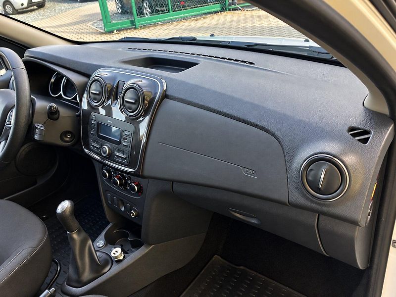 Dacia Sandero 1.0 TCe *LPG*74kW*PŮVOD ČR* - fotka 10 z 15