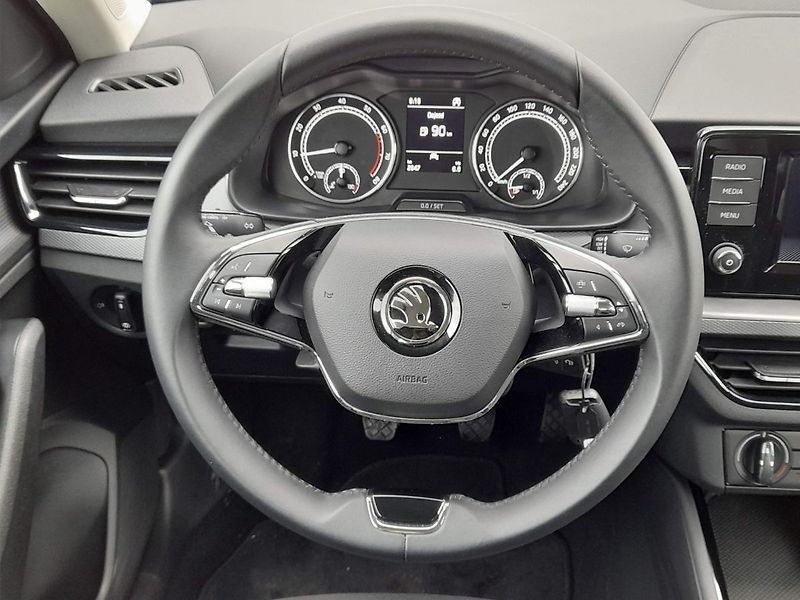 Škoda Kamiq Ambition Plus 1.0 TSI 70kW 5MP - fotka 19 z 20