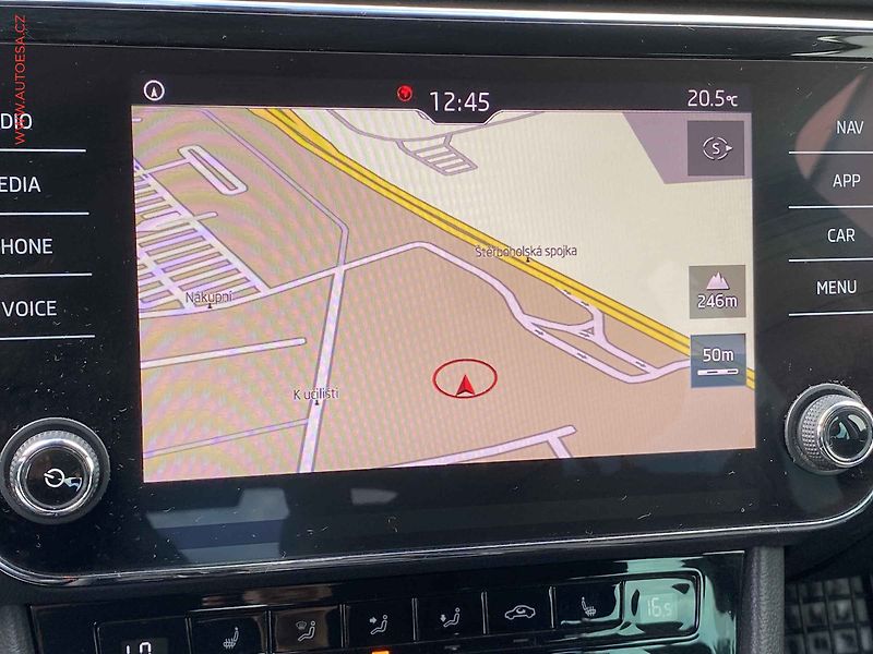 Škoda Superb (2018) 2.0TDi, 2.maj,ČR, Ambition - fotka 17 z 20