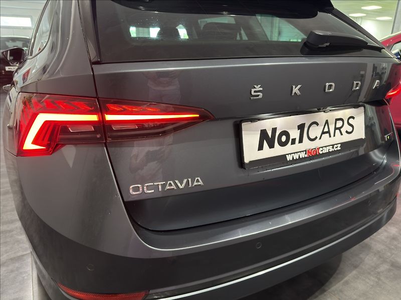 Škoda Octavia 1,5   TSI DSG 110KW CLEVER TOP - fotka 35 z 41