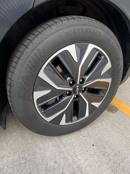 Kia EV6 (2023) 58 kWh, 2023 - fotka 5 z 26
