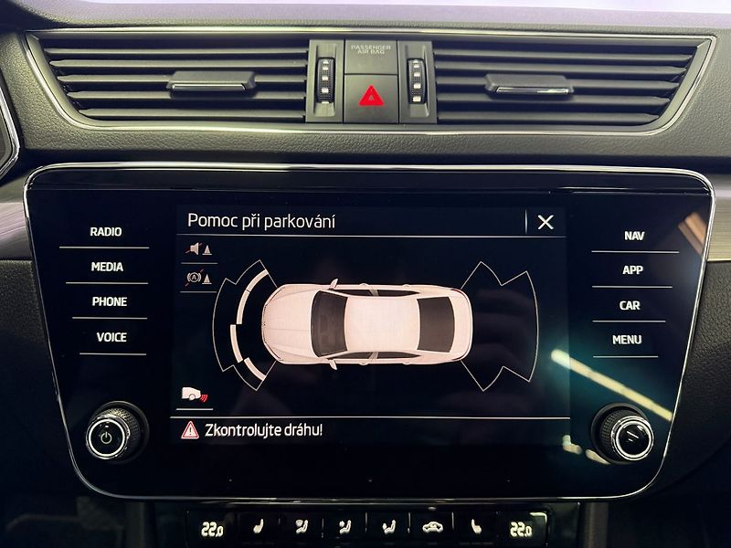 Škoda Superb 2.0TSI 140KW DSG STYLE, ACC, K - fotka 15 z 27