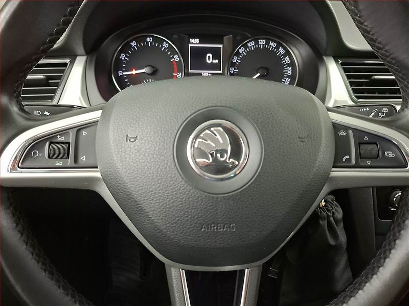 Škoda Rapid (2015) Spaceback 1.2 TSI - fotka 15 z 17