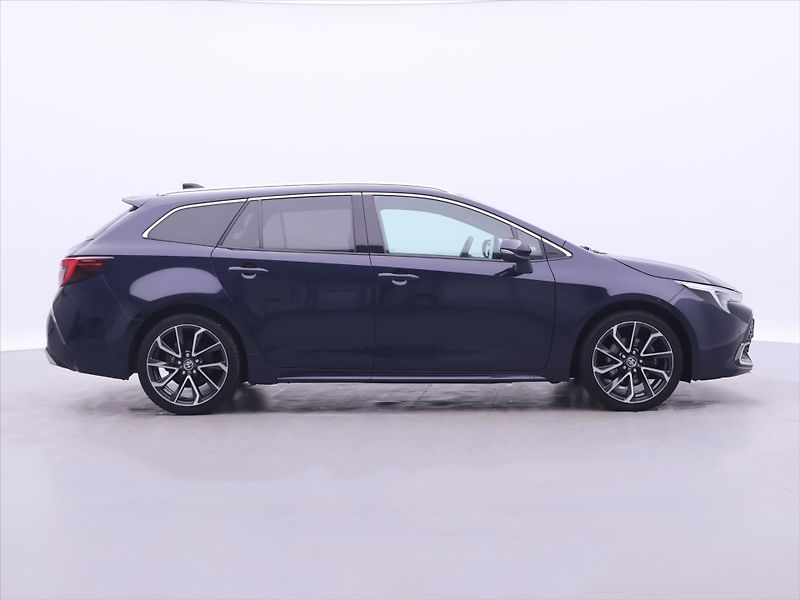 Toyota Corolla 2,0 HEV Executive Sport CZ DPH - fotka 8 z 38