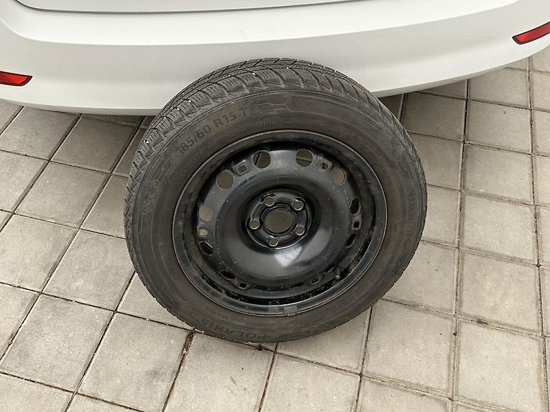 Škoda Fabia 1.0 TSI Active Plus - fotka 23 z 23