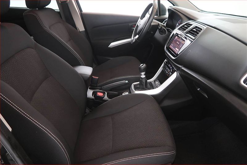 Suzuki SX4 S-Cross (2020) 1.4 BoosterJet, 4X4 - fotka 9 z 15