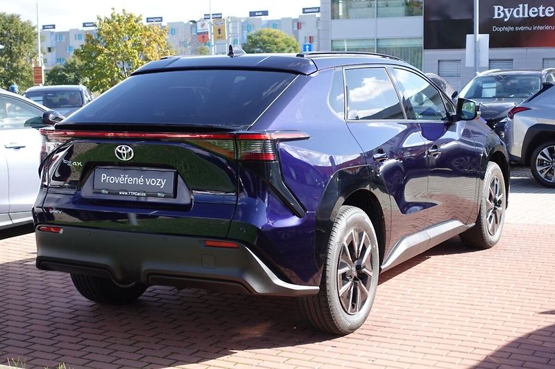 Toyota bZ4X BEV Style 73.1 kWh MC25 - fotka 4 z 33