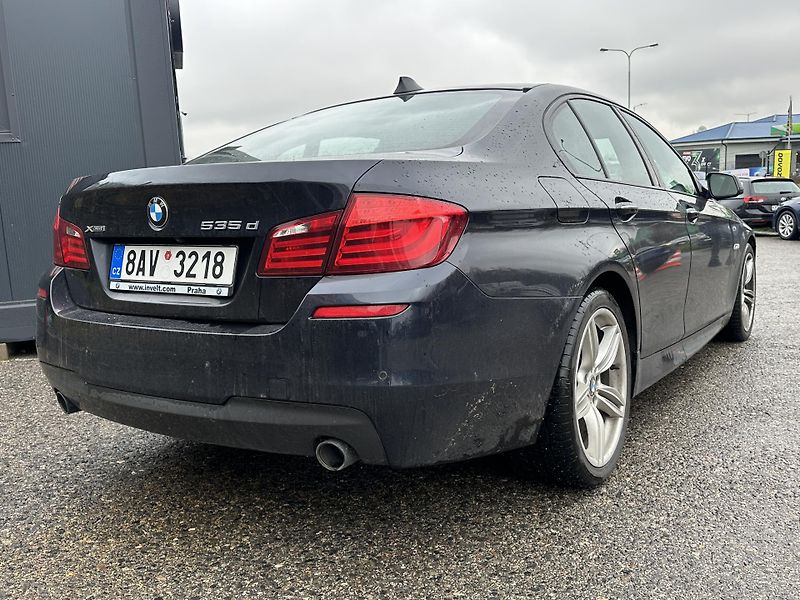 BMW Řada 5 (2012) BMW 535D xDrive 2012 - fotka 6 z 19