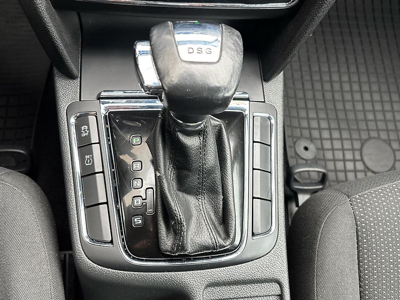 Škoda Superb DSG - fotka 22 z 25