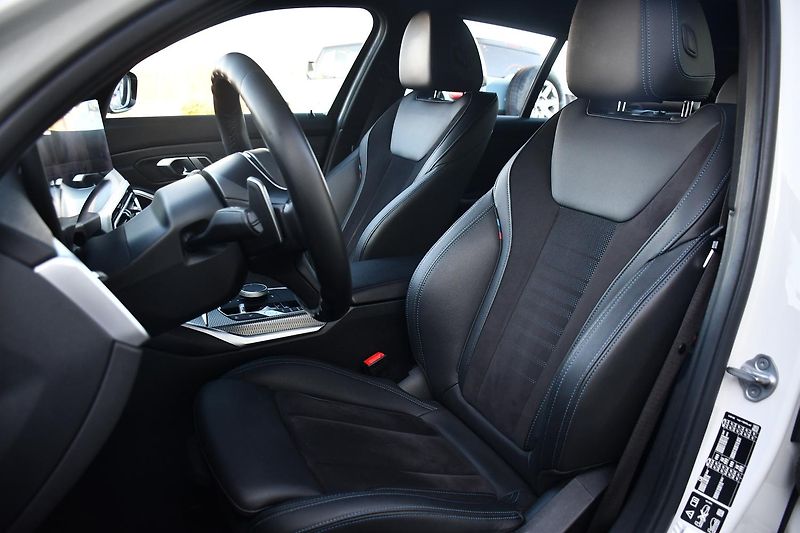 BMW Řada 3 320d xDrive M-SPORT ČR 1.M - fotka 11 z 51