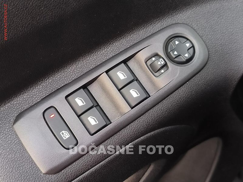 Opel Combo (2019) 1.5CDTi, Life, navi, panor - fotka 24 z 25