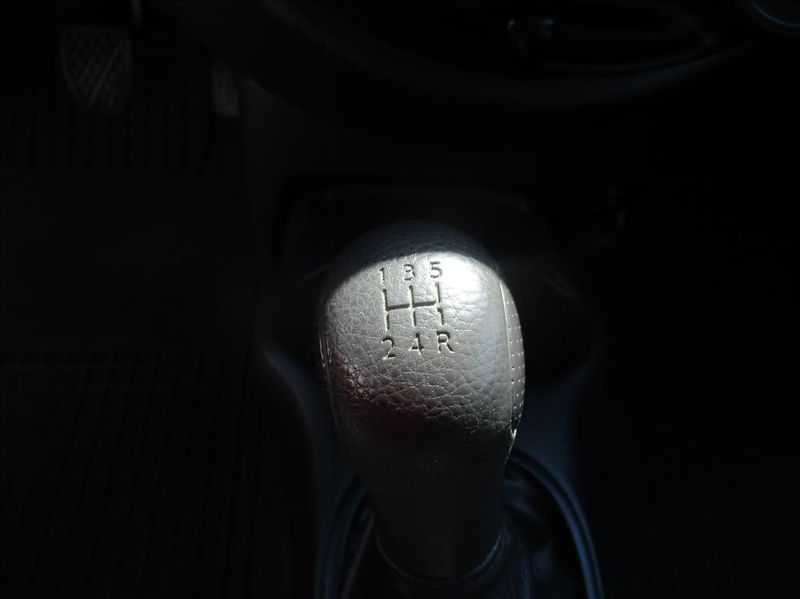 Nissan Micra 1,2 i, klima, serv. kniha, - fotka 21 z 30