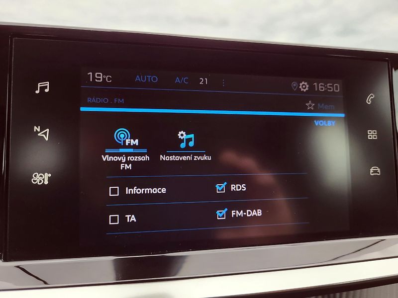 Peugeot 2008 1.5 BlueHDi 102k ACTIVE *ČR - fotka 17 z 46