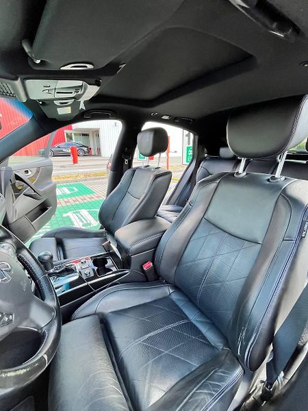 Infiniti QX70 (2015) Prodám velmi zachovalé a pravi - fotka 10 z 28