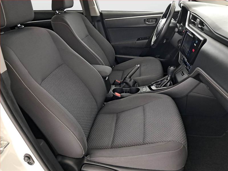 Toyota Corolla (2018) 1.6 Valvematic, Automat - fotka 9 z 17