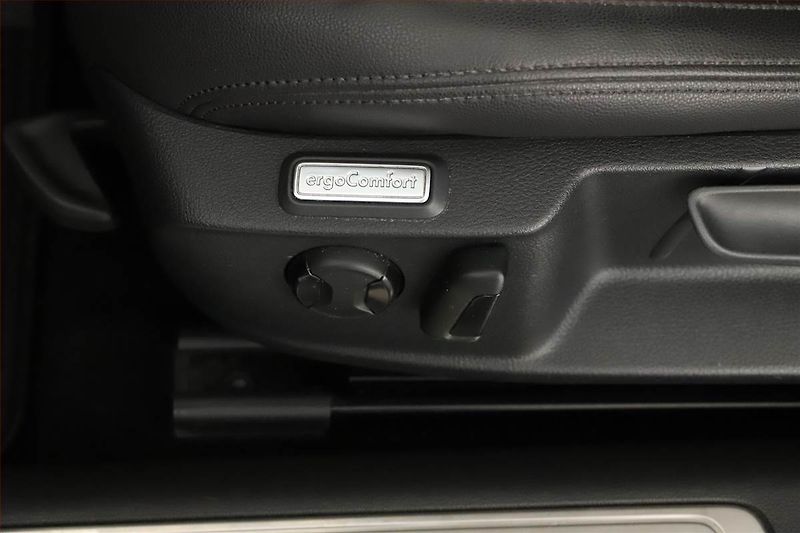 Volkswagen Passat (2019) 2.0 TDI, Automat, Kůže, Navi - fotka 11 z 20