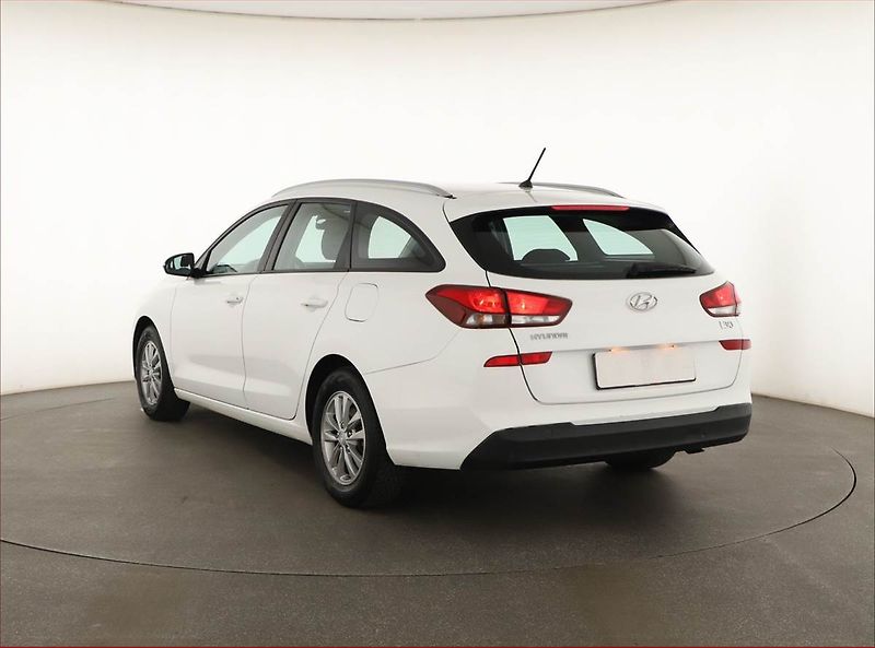 Hyundai i30 (2017) 1.0 T-GDI, Serv.kniha - fotka 4 z 14