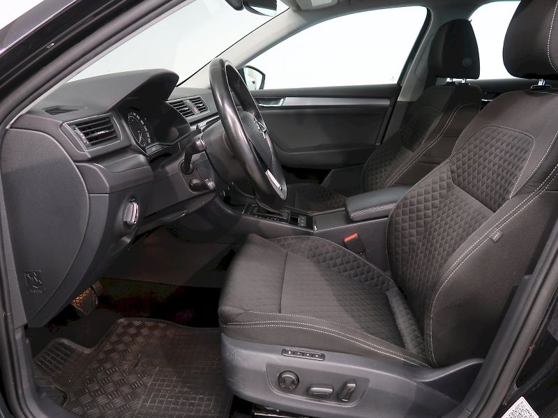 Škoda Superb (2018) STYLE 2.0TDI 140KW DSG CANTON - fotka 13 z 42