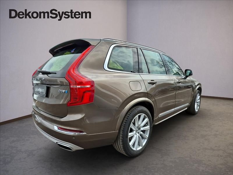Volvo XC90 2,0 D5 AWD - fotka 3 z 15