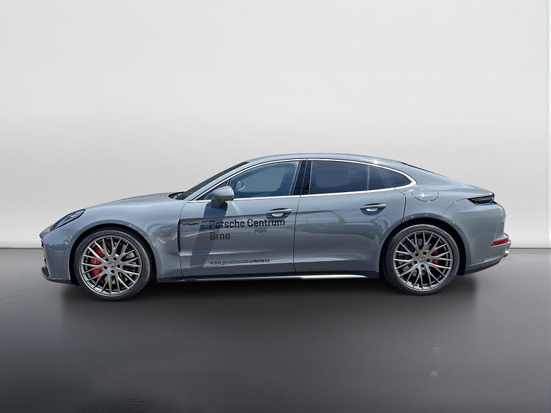 Porsche Panamera (2025) Turbo E-Hybrid - fotka 2 z 30