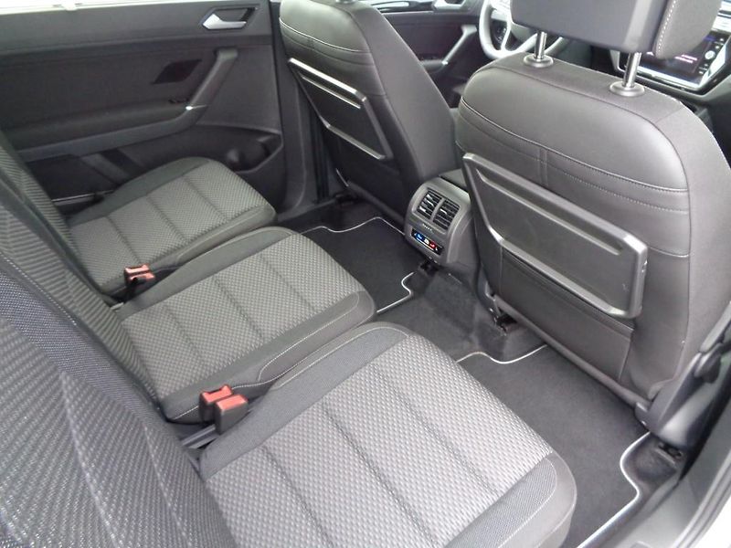 Volkswagen Touran People 1,5 TSI EVO 7DSG - fotka 23 z 30