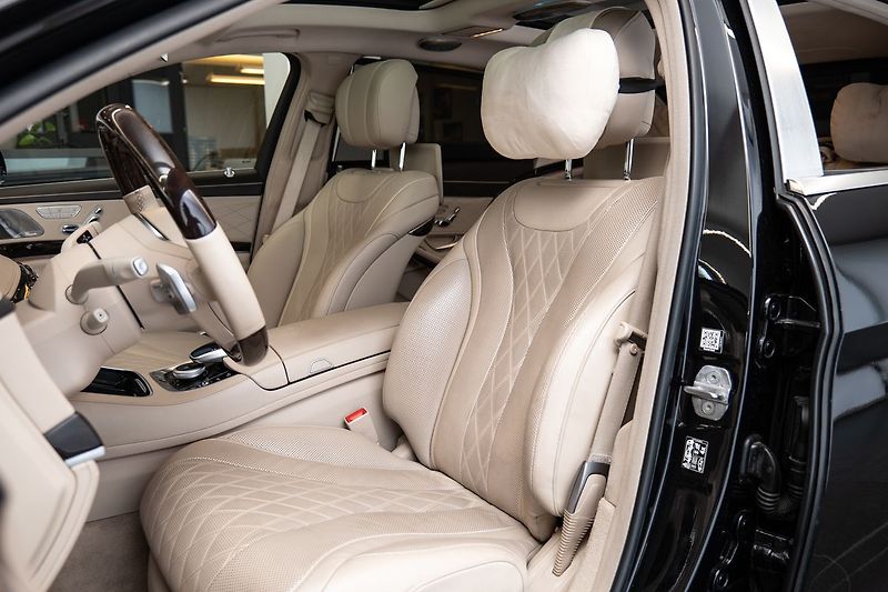 Mercedes-Benz Třídy S Maybach 4MATIC - fotka 9 z 26