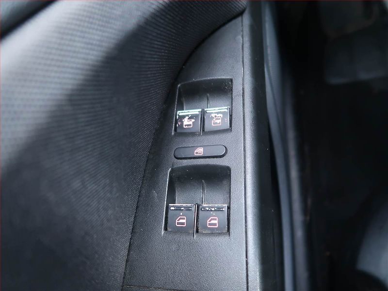Seat Leon (2006) 1.9 TDI, Eko.zaplacen, po STK - fotka 14 z 14