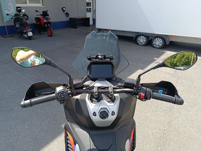 Aprilia (2026) SR GT 400 Rally Replica - fotka 11 z 13