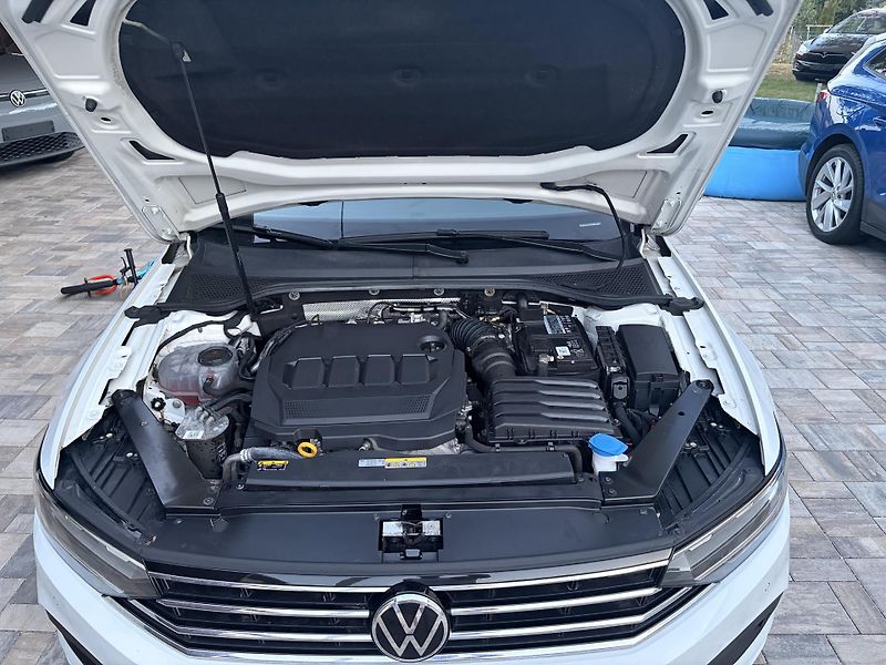 Volkswagen Passat Variant (2023) 2.0 Tdi 122 hp - fotka 16 z 17