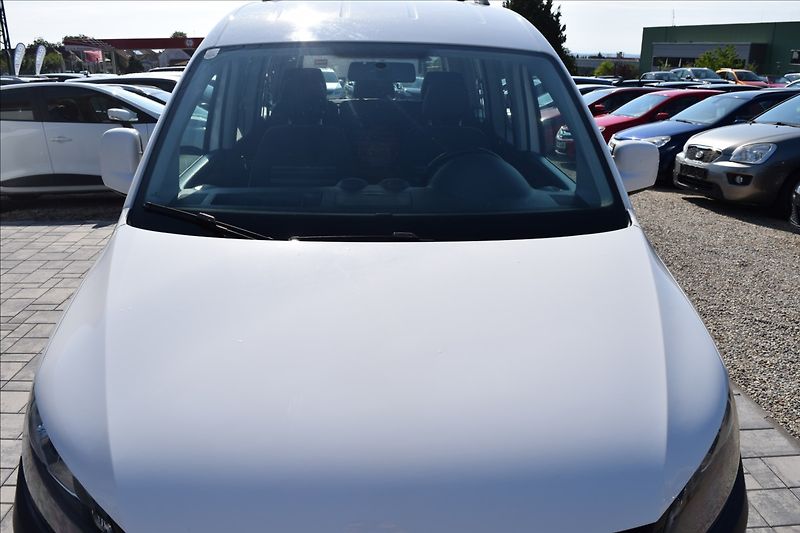 Volkswagen Caddy 1,6 TDI 75KW BEZ KOROZE - fotka 3 z 48