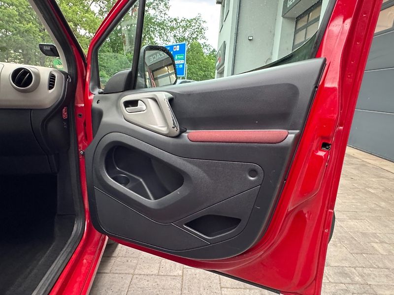 Citroën Berlingo (2009) Multispace 1.6 16V - fotka 14 z 27