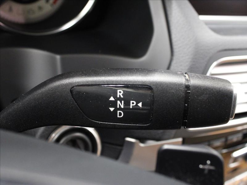 Mercedes-Benz Třídy E 2,0 Cabrio E 200 7G-tronic - fotka 20 z 32