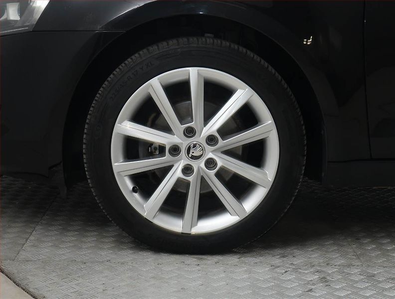Škoda Octavia (2015) 1.6 TDI, Automat, Kůže, Navi - fotka 15 z 17