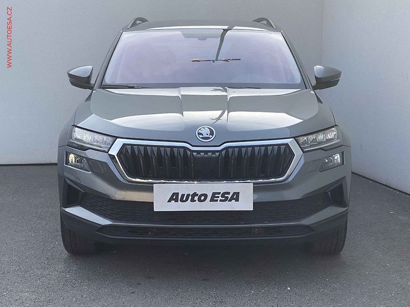 Škoda Karoq (2023) 2.0 TDi, TOUR, DSG, TZ, navi - fotka 2 z 20