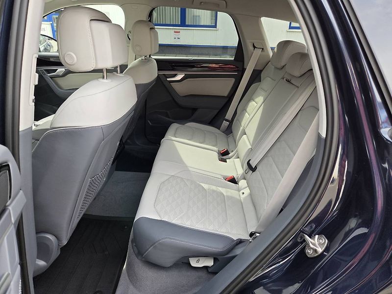Volkswagen Touareg (2026) Final Edition R-Line 3.0 TDI 2 - fotka 44 z 57