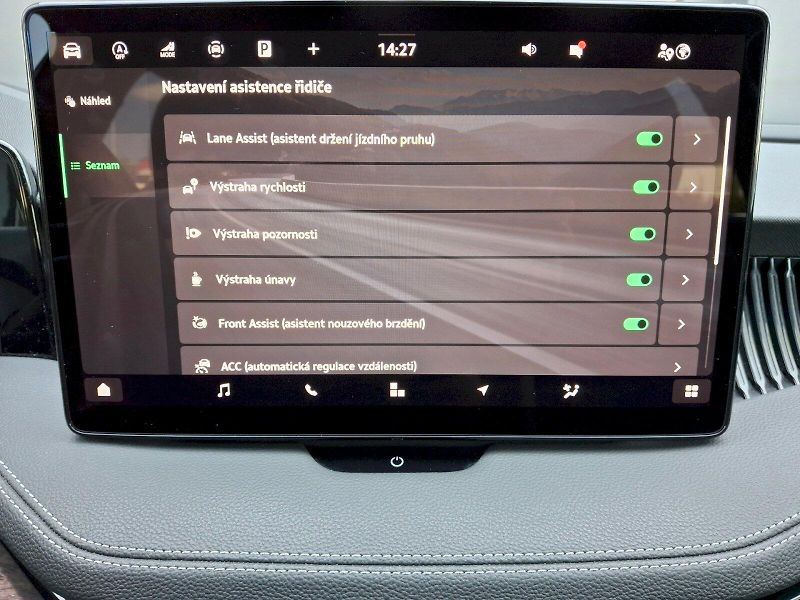 Škoda Superb (2024) Combi L&K DSG 2,0TDi 110kW - fotka 21 z 35