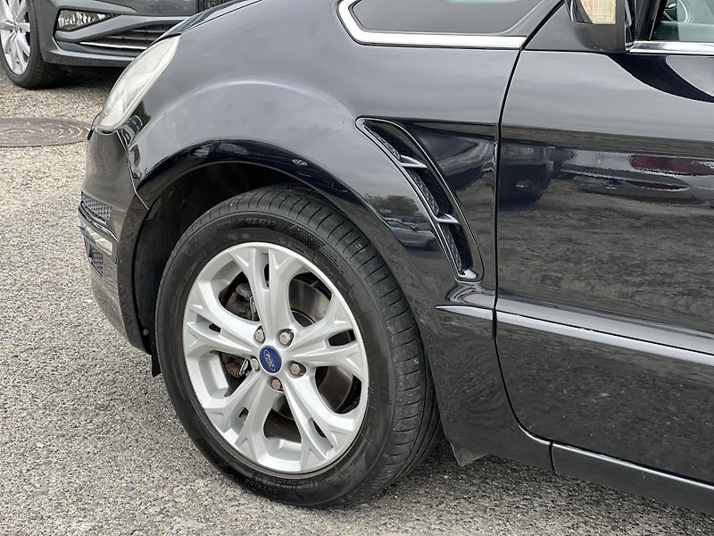 Ford S-MAX 2.0TDCi 7MÍST TAŽNÉ KLIMA ALU - fotka 43 z 46